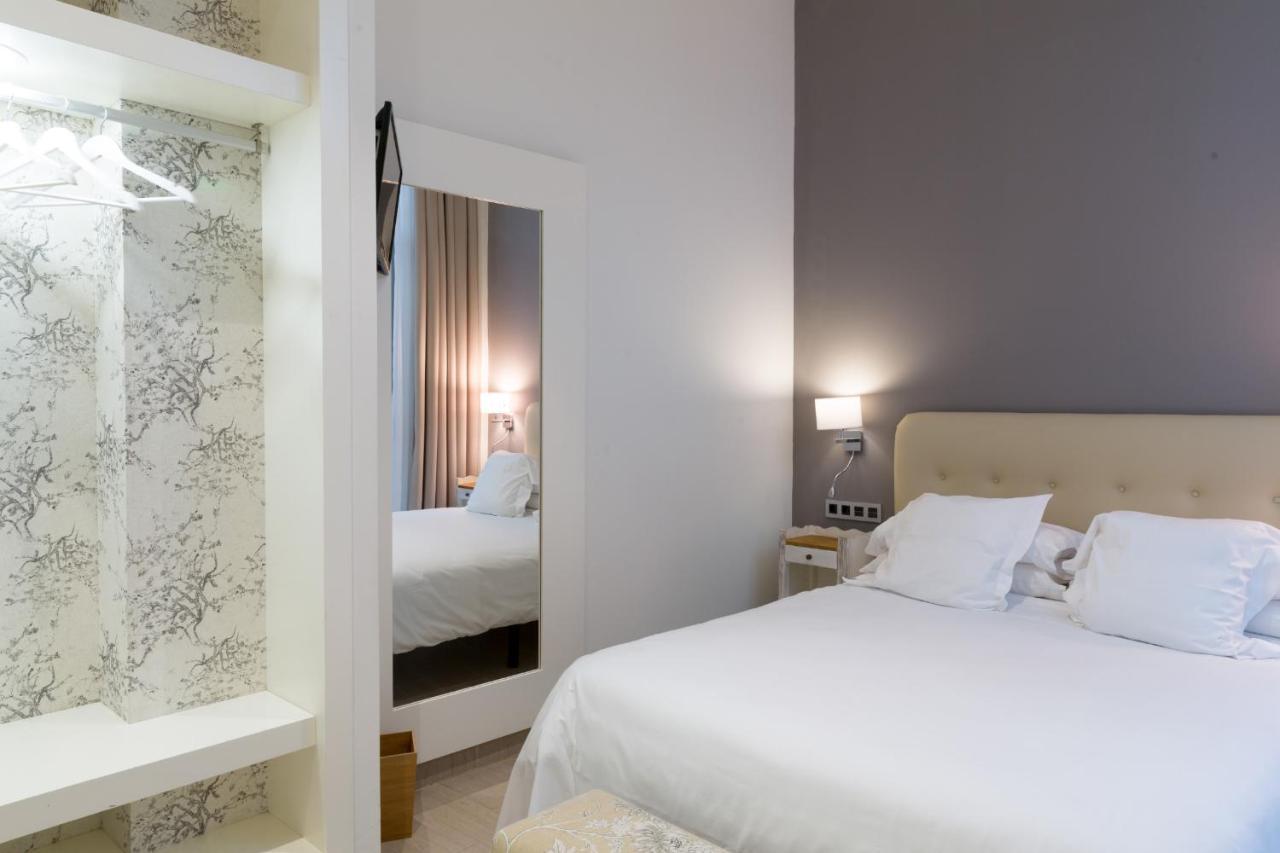 Welldone Cathedral Suites Севилья Экстерьер фото