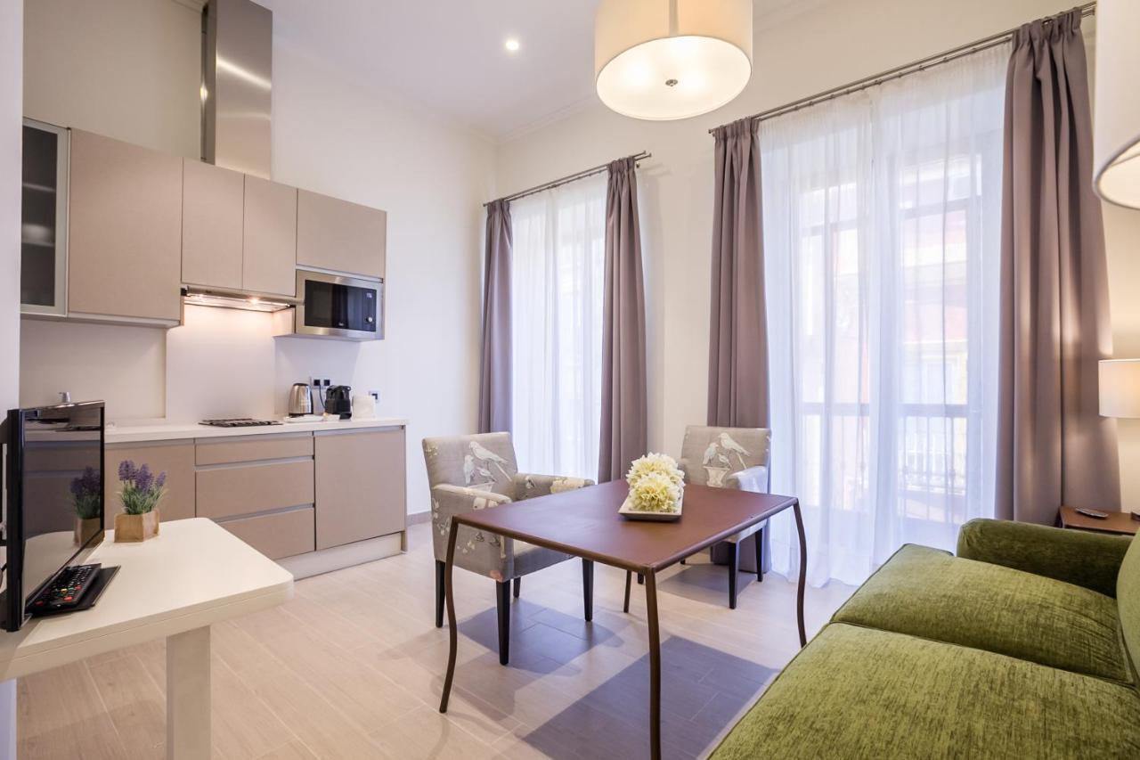 Welldone Cathedral Suites Севилья Экстерьер фото