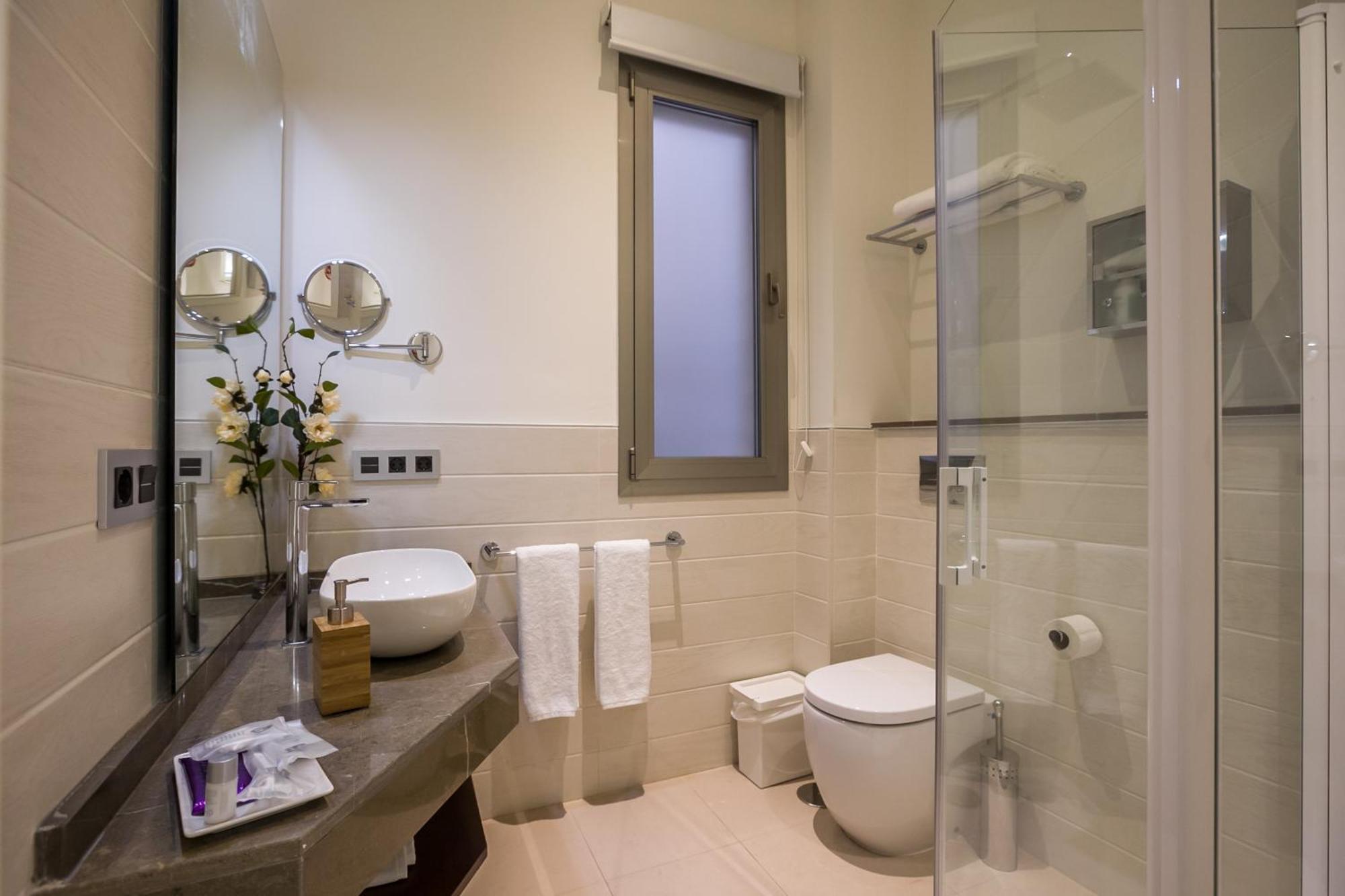 Welldone Cathedral Suites Севилья Номер фото